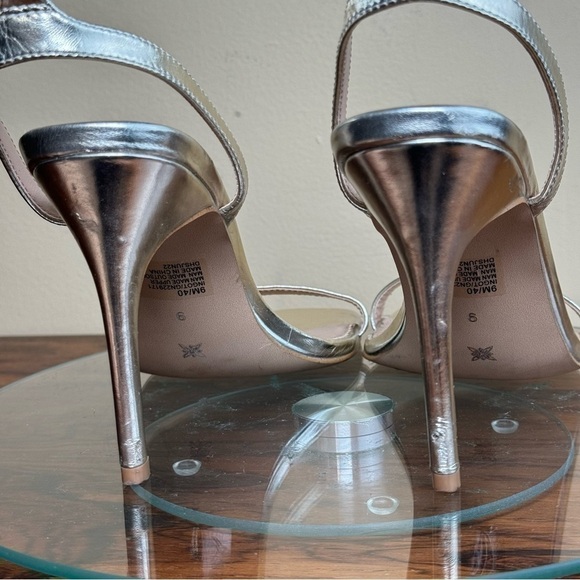 BCBGeneration Ingot Chain Pump in gold - Picture 11 of 16